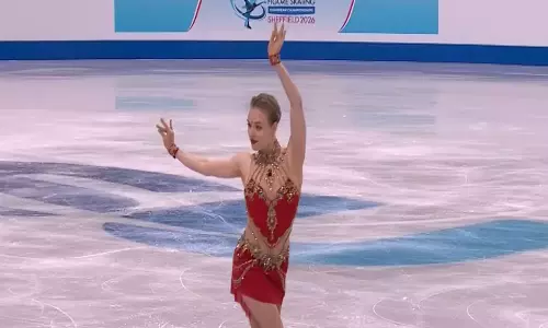 ధురంధర్ పాటకు దుమ్ము లేపిన రష్యన్  స్కేటర్.. వీడియో వైరల్!