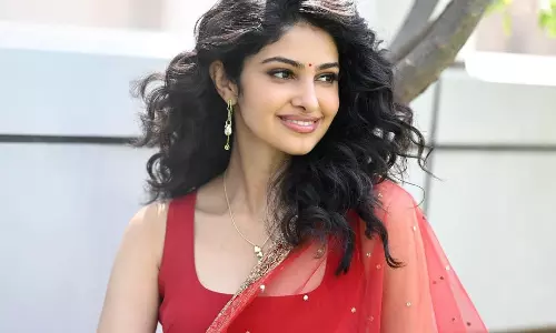 రెడ్ డ్రెస్ లో మానస అందాలు.. ఆ పిక్స్ అదుర్స్!