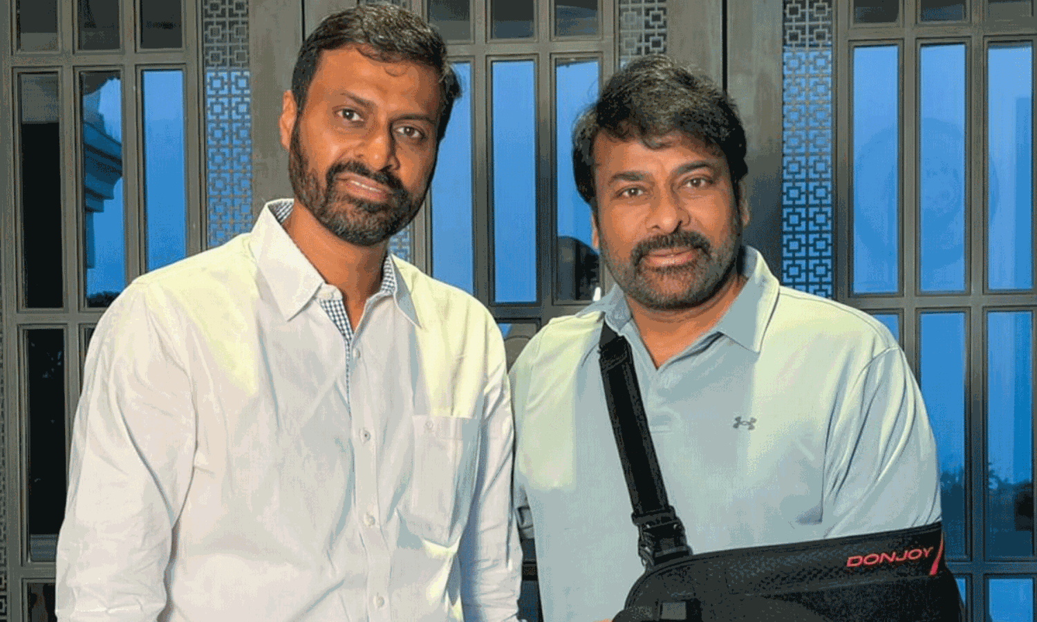 Chiranjeevi Breaks Silence After Fans Panic Over Arm Sling Chiranjeevi Breaks Silence After Fans Panic Over Arm Sling