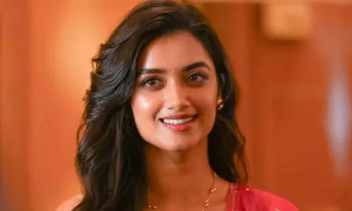 Slender Beauty Waiting For First Non-Period Film