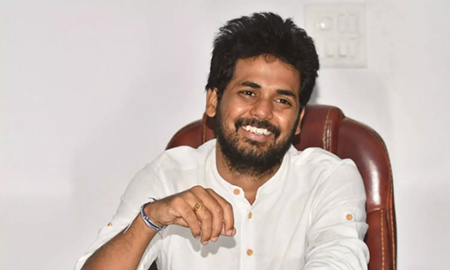 మెగా కాంపౌండ్ లో శనివారం డైరెక్టర్! మెగా కాంపౌండ్ లో శనివారం డైరెక్టర్!