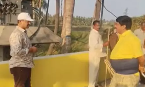 రఘురామ రాజుపై విమర్శలు.... టీడీపీ నేత ఇంటి కూల్చివేతపై హాట్ టాపిక్!