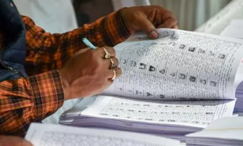 ఎర్రన్నల ఇలాకాలో 9 లక్షల ఓట్లు తొలగింపు