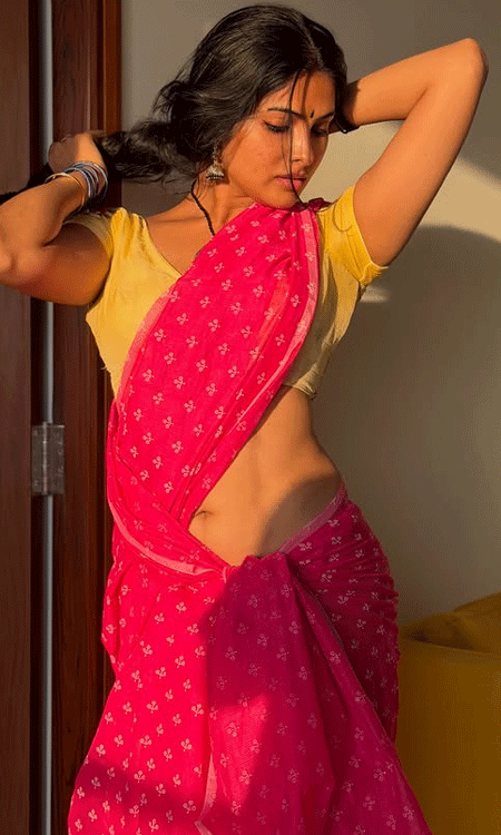 Divi Vadthya’s Radiant Traditional Glow