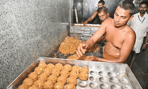 చుక్క కల్తీ జరిగినా పట్టేస్తారు! టీటీడీ ఫుడ్ ల్యాబ్ కు అత్యాధునిక పరికరాలు