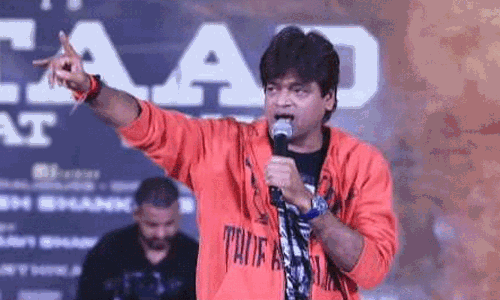 ఉస్తాద్ ఫైర్‌: మెడ ముట్టుకుంటే.. తొడ కొట్టినట్టే!