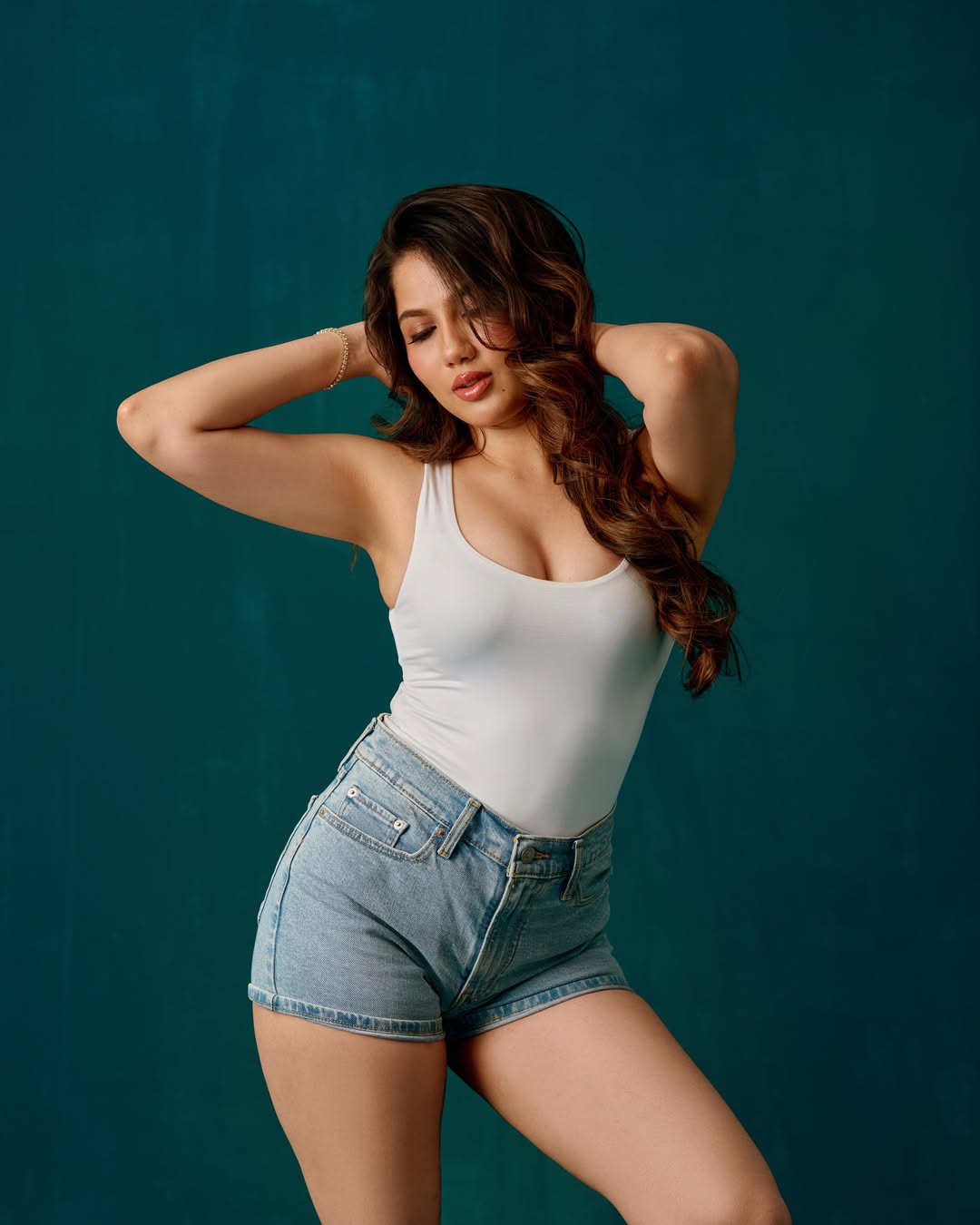 Bhuvaneswari Vishwanaths After-Hours Photo Draws Attention Bhuvaneswari Vishwanaths After-Hours Photo Draws Attention