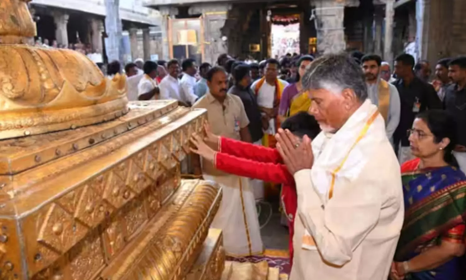 తిరుమలపై ప్రత్యేక చట్టం.. ఏపీ ప్రభుత్వం సంచలన నిర్ణయం తిరుమలపై ప్రత్యేక చట్టం.. ఏపీ ప్రభుత్వం సంచలన నిర్ణయం