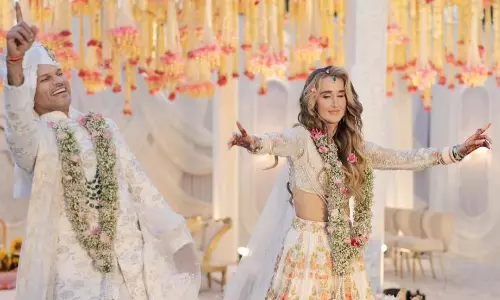 మళ్లీ పెళ్లి చేసుకున్న శిఖర్ ధావన్.. మనీష్ మల్హోత్రా స్పెషల్ విషెస్!