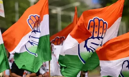 మోడీతో ఢీ కొట్టాల్సిన కాంగ్రెస్ కి కష్టాలేంటి ?