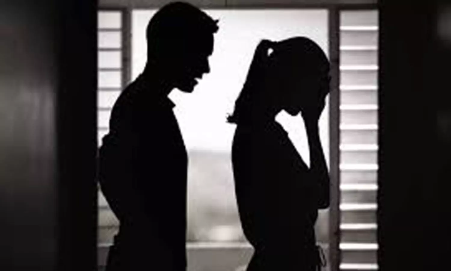 ఎంగేజ్ మెంట్ అయ్యిందని దగ్గరైతే.. పెళ్లికి నో అనేశాడు