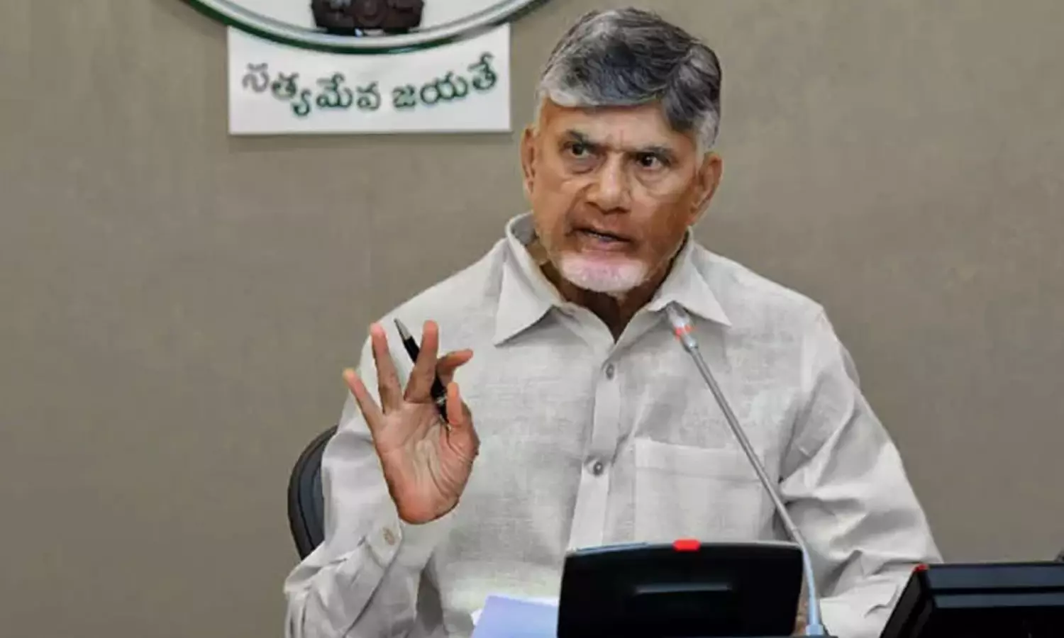 బాబు ఈ మ్యాటర్ సెట్ చేయకపోతే ఇబ్బందే...? బాబు ఈ మ్యాటర్ సెట్ చేయకపోతే ఇబ్బందే...?