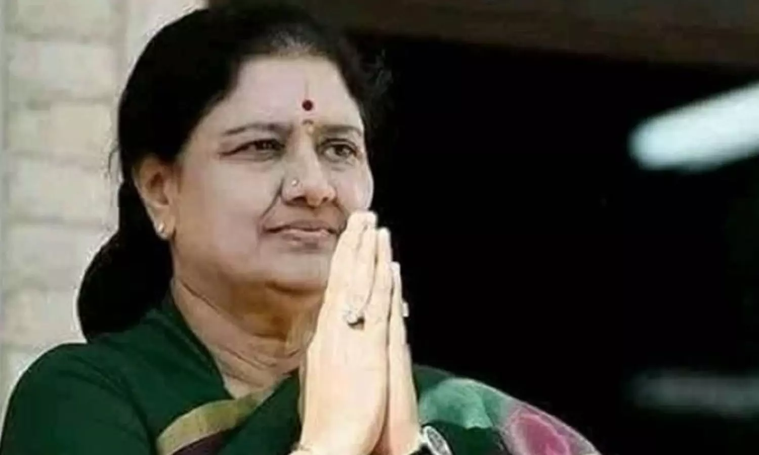 శశికళ కొత్త పార్టీ...ముగ్గురు ముఖ్యమంత్రుల మద్దతుతో శశికళ కొత్త పార్టీ...ముగ్గురు ముఖ్యమంత్రుల మద్దతుతో