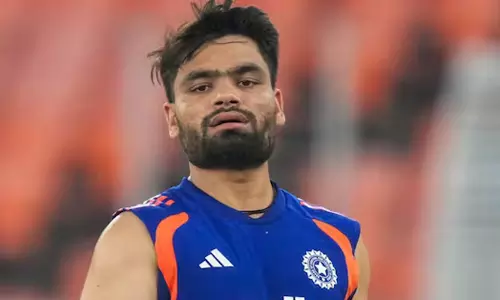 తండ్రి ఆరోగ్యం విషమం… జట్టును వీడిన రింకూ సింగ్!