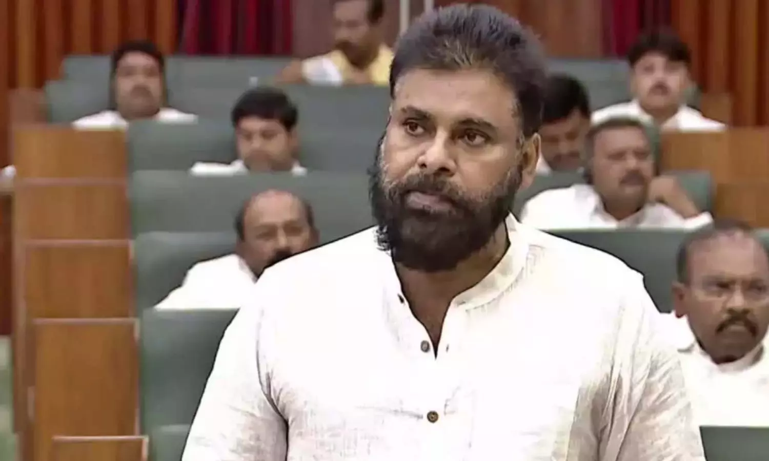 సీఎం సార్ ప్ర‌సంగం విన్నారా: విద్యార్థుల‌తో ప‌వ‌న్ ముచ్చ‌ట్లు