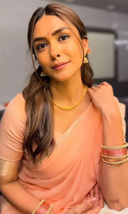 Mrunal Thakur: Timeless Grace in Every Smile