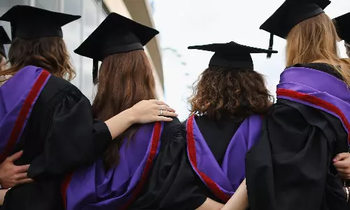 విదేశీ విద్యపై తగ్గుతున్న ఆసక్తి: రెండేళ్లలో 31 శాతం పడిపోయిన భారతీయ విద్యార్థుల సంఖ్య!