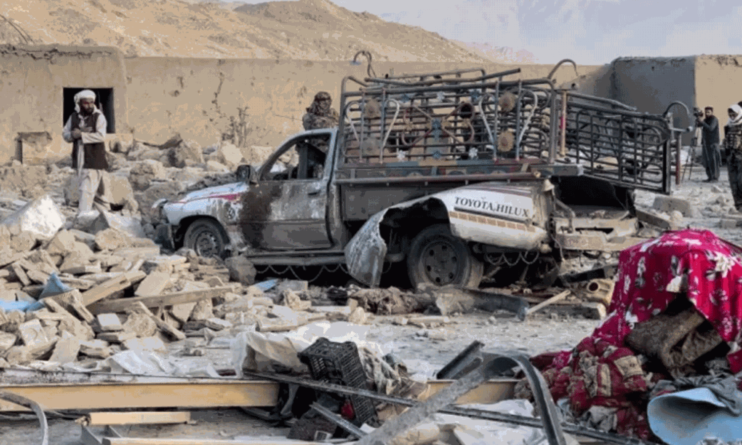 అప్ఘనిస్తాన్ పై యుద్ధానికి దిగిన పాకిస్తాన్.. భీకరపోరు