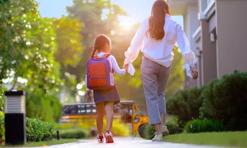 టాప్ స్టోరి: స్కూల్‌కి వెళుతున్న స్టార్ హీరోయిన్లు! కారణం ఏంటో తెలుసా?