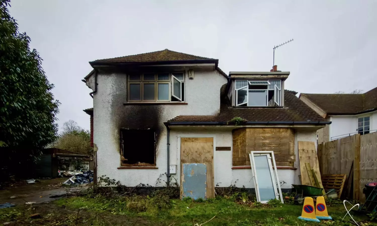 లండన్ లో ఇద్దరు తెలుగు విద్యార్థులను చిదిమేసిన ప్రమాదం