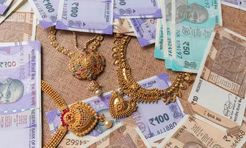 రెట్టింపైన పసిడి తాకట్టు.. గతేడాదితో పోలిస్తే ఎంత పెరుగిందంటే?