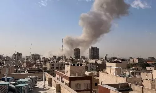 మిడిల్ ఈస్ట్‌లో మంటలు: అమెరికా బేస్‌లపై ఇరాన్ దాడులు, గల్ఫ్ దేశాల్లో అలర్ట్