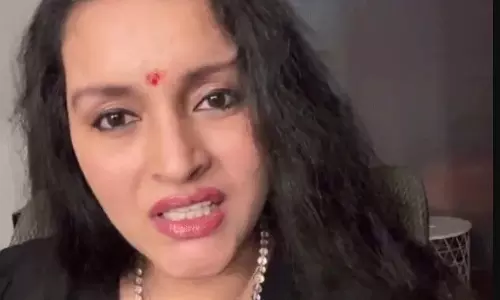 దేవుడి బట్టల్లో ఉంటే అలా అడుగుతారా?.. రేణు దేశాయ్ ఫైర్