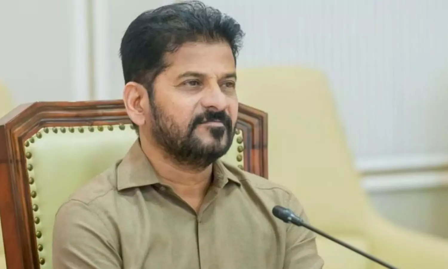 కొత్త డౌట్? సీఎం రేవంత్ ను అధికారులు డార్క్ లో ఉంచుతున్నారా? కొత్త డౌట్? సీఎం రేవంత్ ను అధికారులు డార్క్ లో ఉంచుతున్నారా?