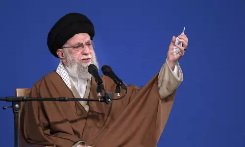 అదరని బెదరని ఖమేనీ...అగ్గి పిడుగు మాదిరి