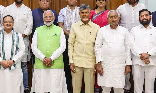 మోడీ చంద్రబాబు సరసన చేరిన నితీష్