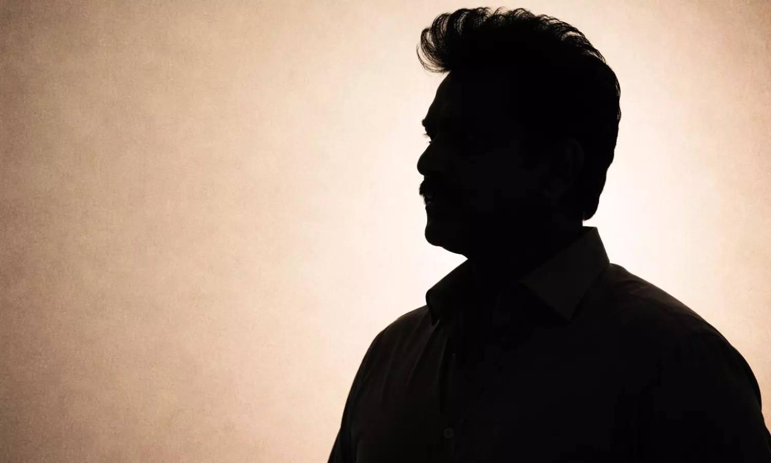 న‌టుడు రాజ‌కీయ నాయ‌కుడు ఇద్ద‌రు భార్య‌ల‌తో ముచ్చ‌టైన‌ ప్ర‌యాణం!