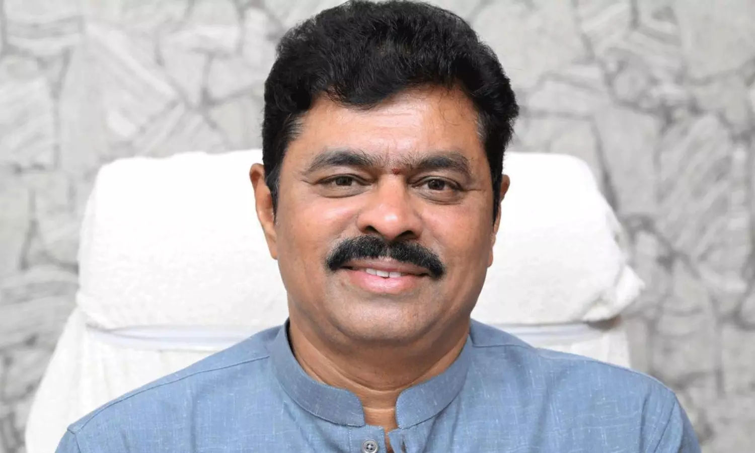 ఆ ఏపీ బీజేపీ ఎంపీకి ఆ పార్టీ నేత‌లే ఎక్కువా...?