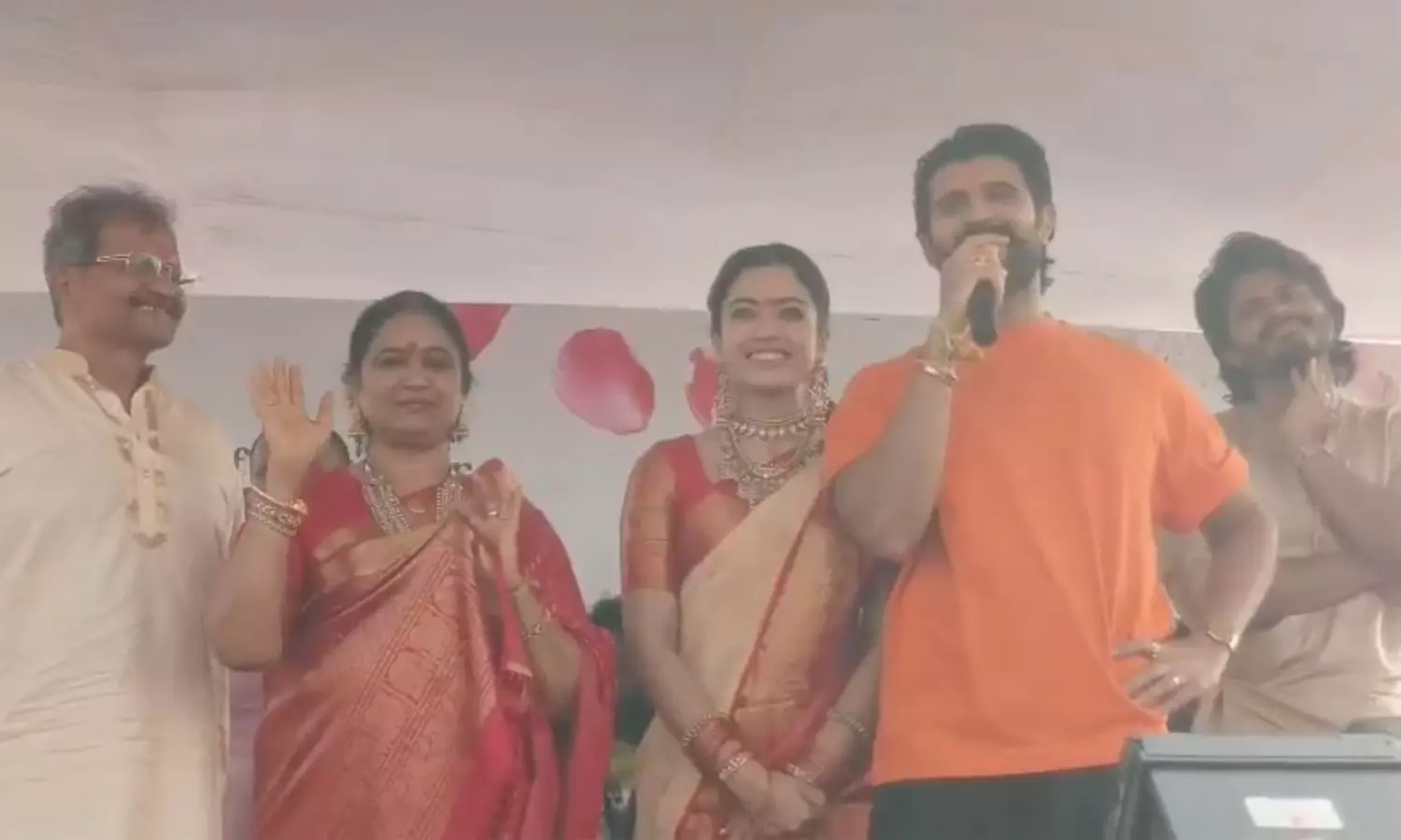 వివాహం తర్వాత విజయ్ తొలి స్పీచ్.. ఊరి మేలు కోసం కీలక నిర్ణయం!