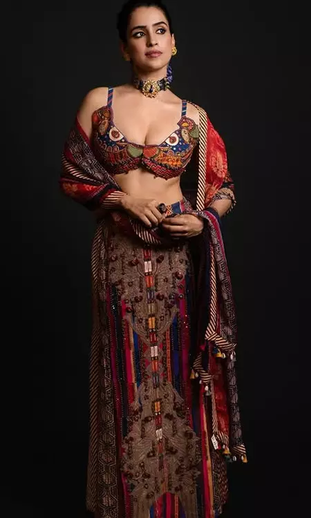 Sanya Malhotra Shines in Ethnic Glam at Zee Cine Awards