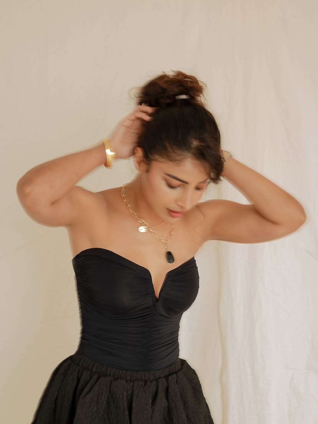 Silent Beauty Ayra Krishna Shares an Elegant Look Silent Beauty Ayra Krishna Shares an Elegant Look