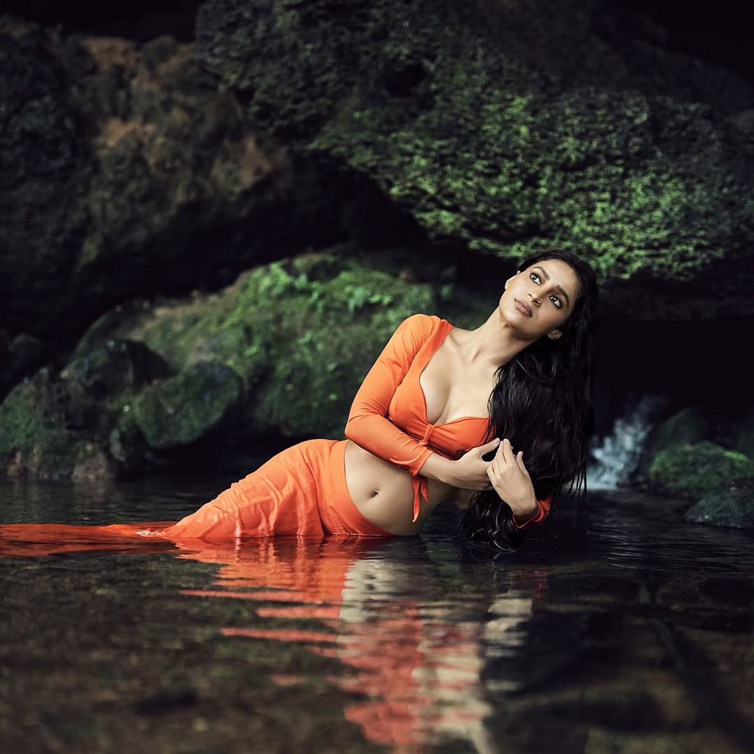 Silent Beauty Ayra Krishna Shares an Elegant Look