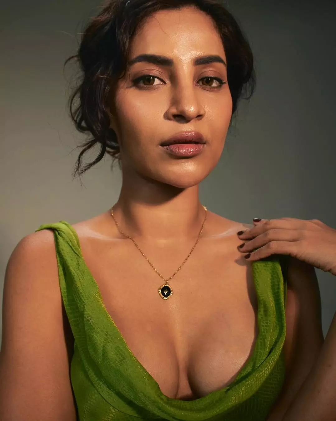 Silent Beauty Ayra Krishna Shares an Elegant Look