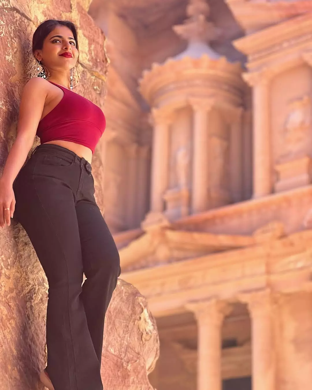 Golden Glow: Iswarya Menon’s Dazzling Throwback Series Golden Glow: Iswarya Menon’s Dazzling Throwback Series