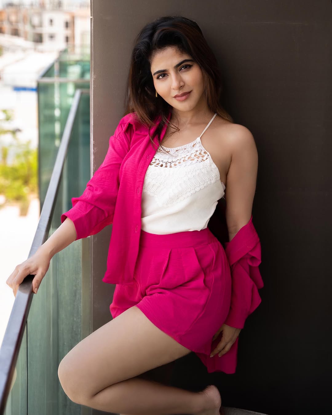 Golden Glow: Iswarya Menon’s Dazzling Throwback Series