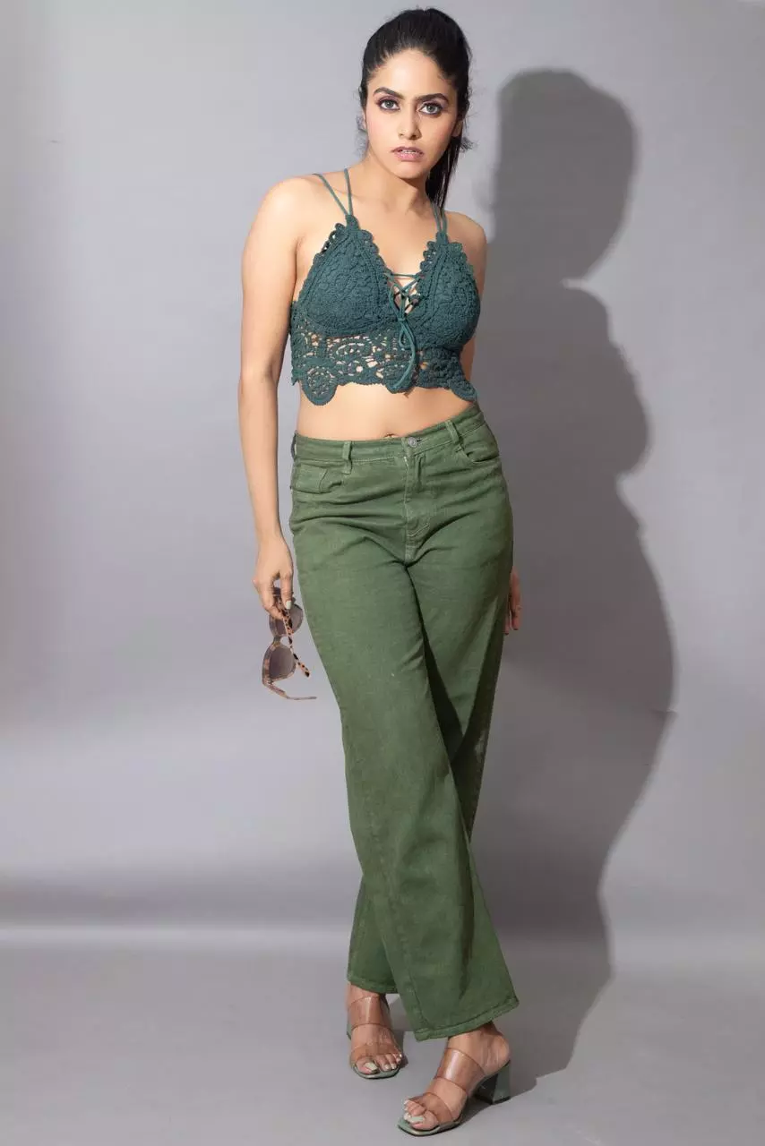 Pragya Nayan Shines in Elegant Teal Saree Look Pragya Nayan Shines in Elegant Teal Saree Look