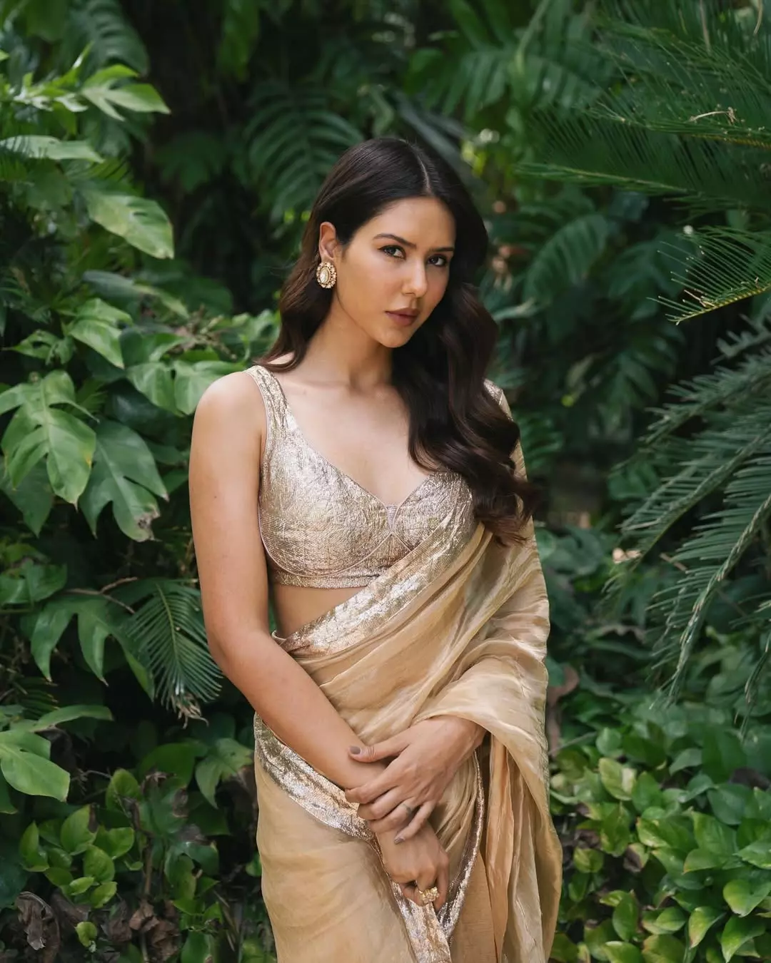 Sonam Bajwa Radiates Elegance in Dazzling Glam Look Sonam Bajwa Radiates Elegance in Dazzling Glam Look