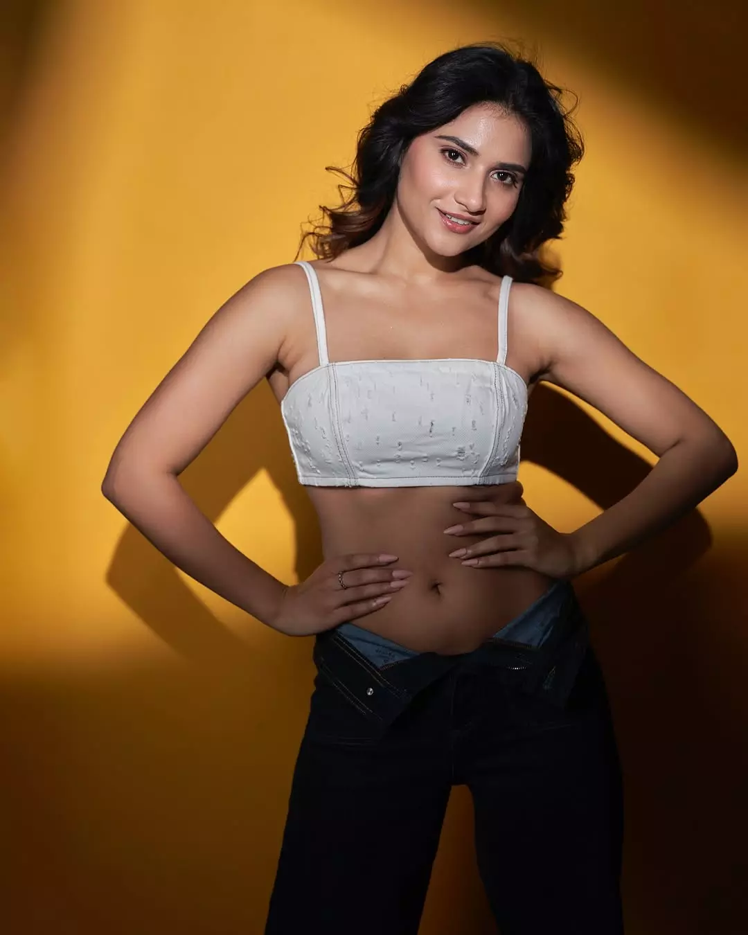 Prisha Singh Serves Sunny Perfection – Vacation Looks