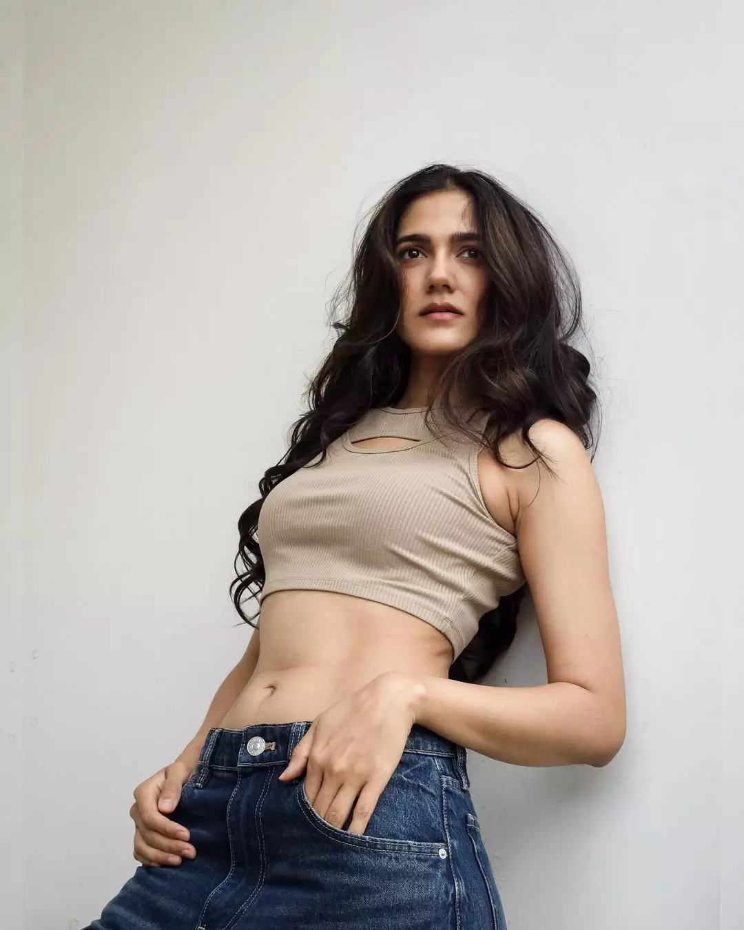 Simran Choudhary Stuns in Beachside Look