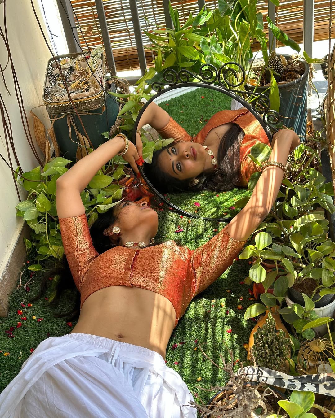 Divi Vadthya Flaunts Fierce Fitness Look, Bigg Boss Star Turns Heads