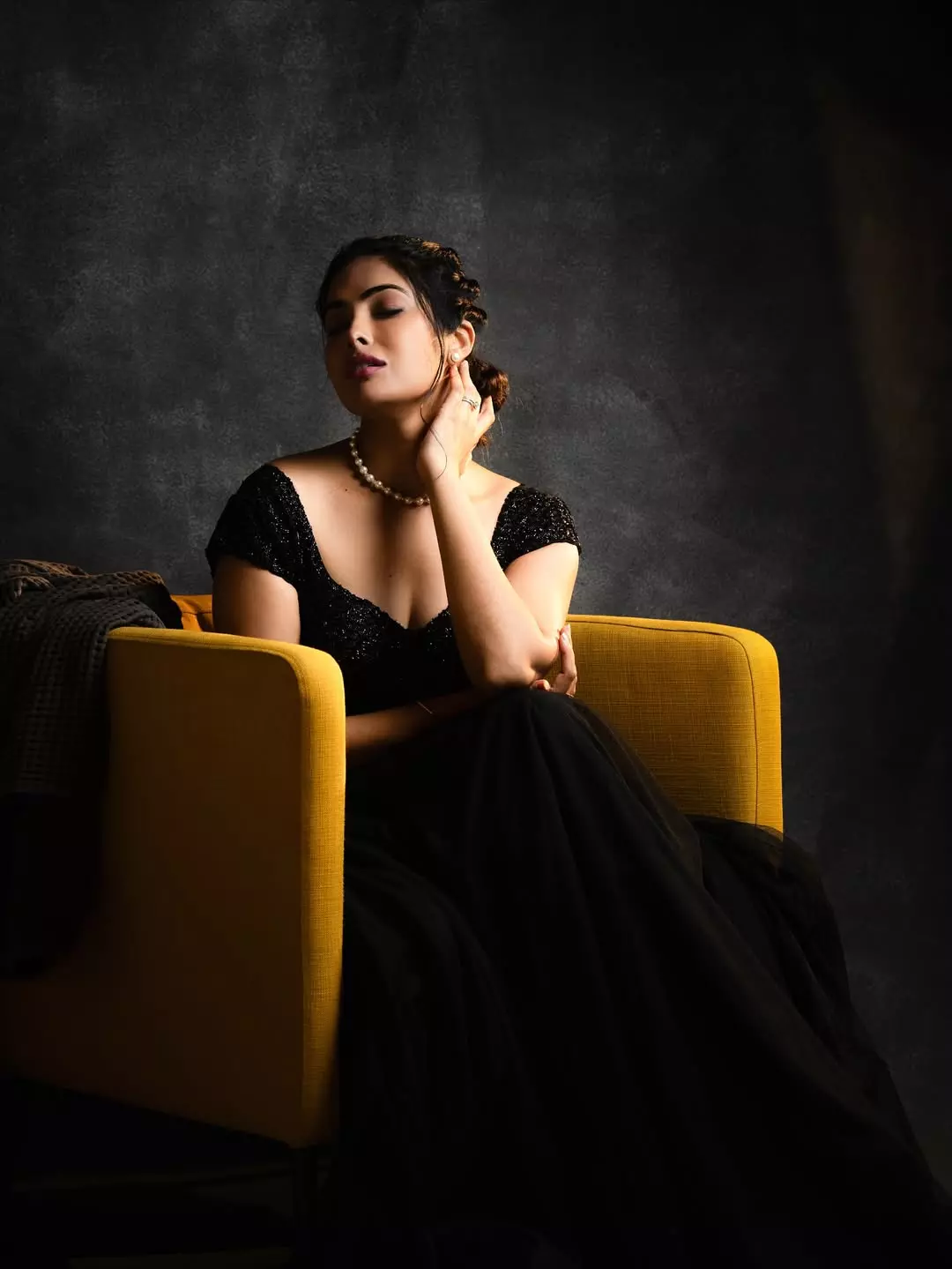 Divi Vadthya Flaunts Fierce Fitness Look, Bigg Boss Star Turns Heads