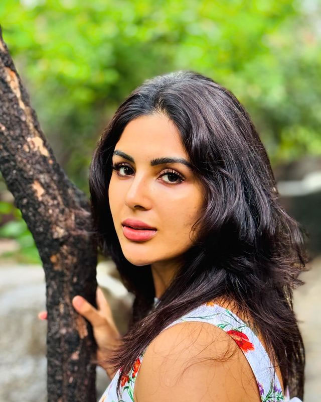 With Samyuktha Menon Feel The Burn Baby With Samyuktha Menon Feel The Burn Baby