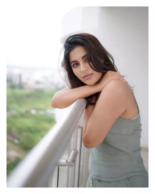 With Samyuktha Menon Feel The Burn Baby With Samyuktha Menon Feel The Burn Baby