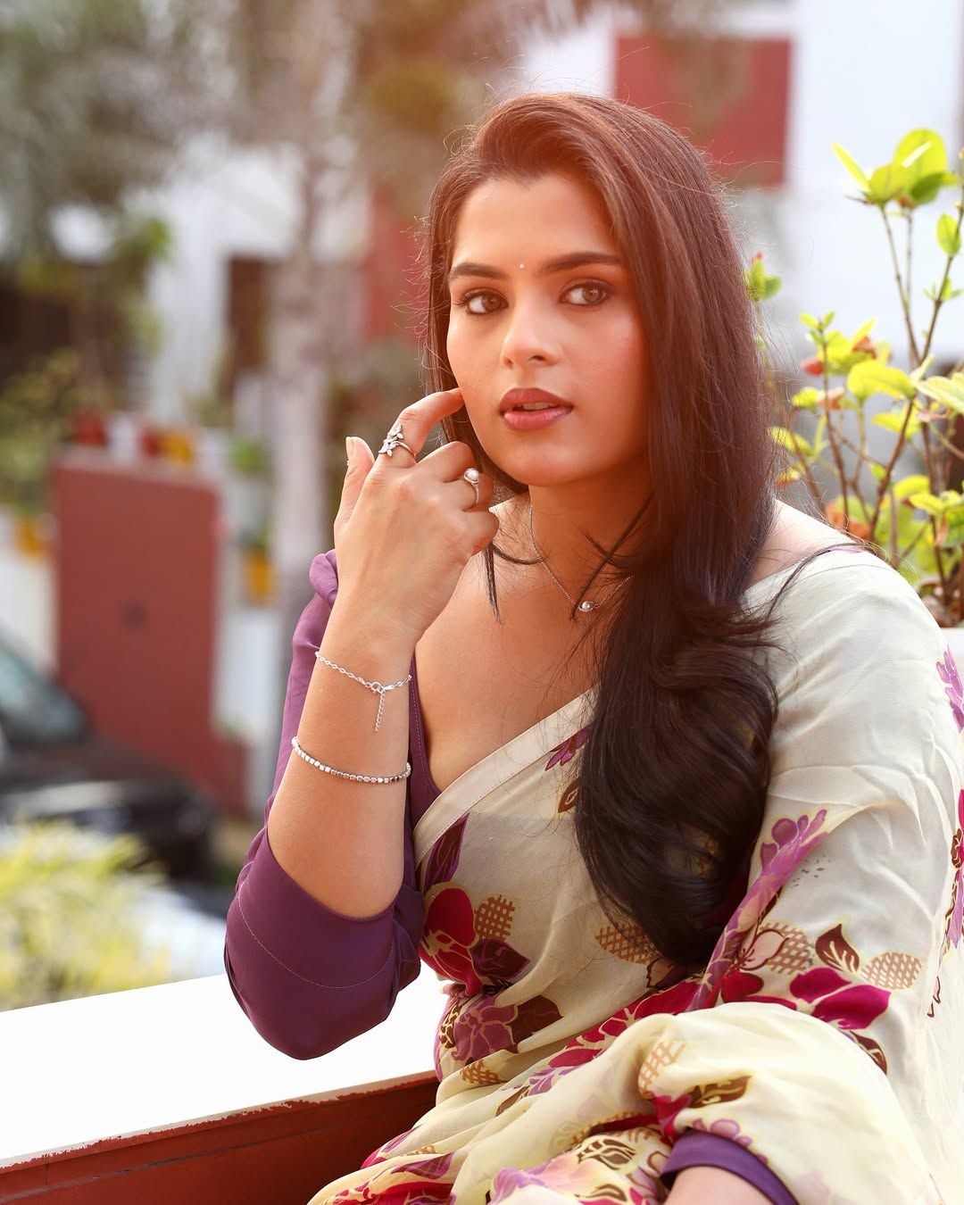 Did Kavya Ignore Eclipse Traditions for These Pictures?