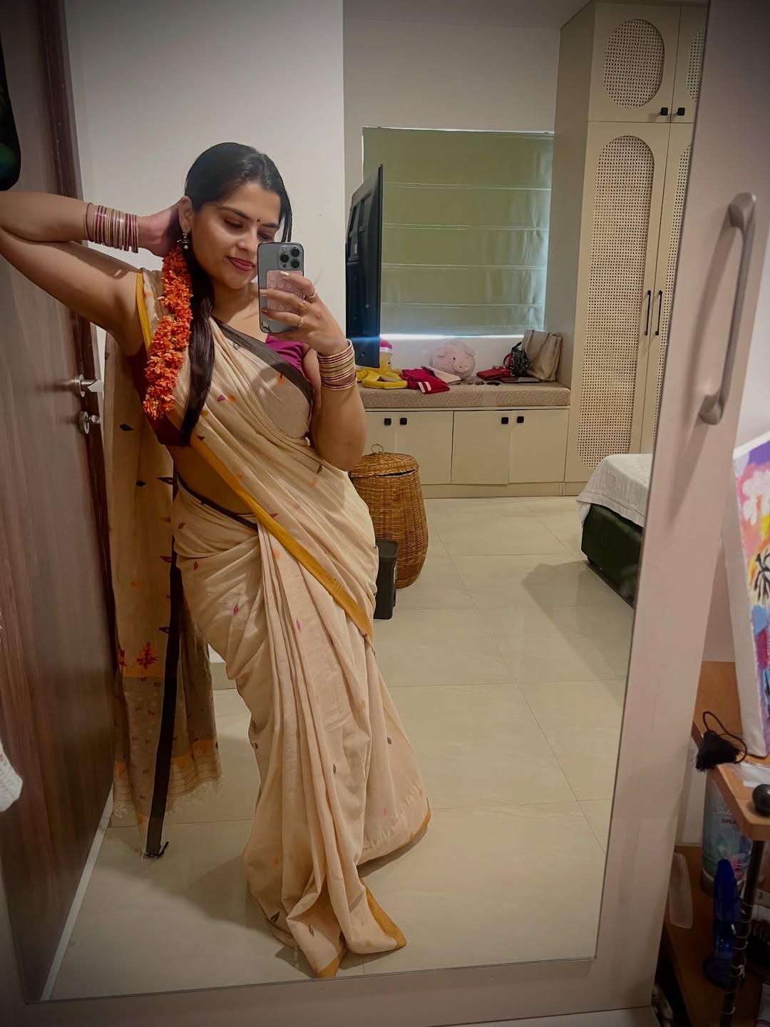 Did Kavya Ignore Eclipse Traditions for These Pictures? Did Kavya Ignore Eclipse Traditions for These Pictures?