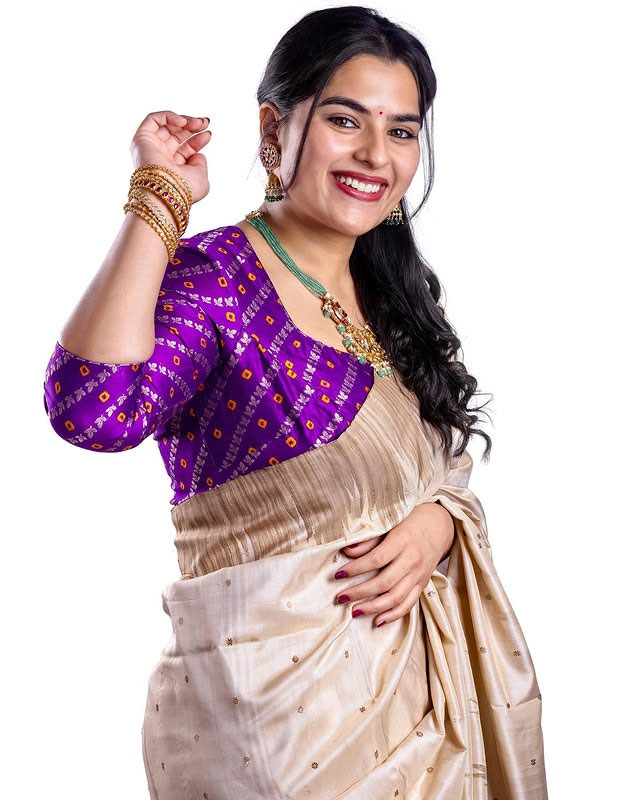 Did Kavya Ignore Eclipse Traditions for These Pictures?